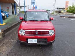 ◆レーダーブレーキサポート装着車◆渋滞などでの低速走行中（約5km/h～約30km/h）前方の車両をレーザーレーダーが検知し、衝突を回避できないと判断した場合に、衝突軽減ブレーキが作動し衝突の被害を軽減します。