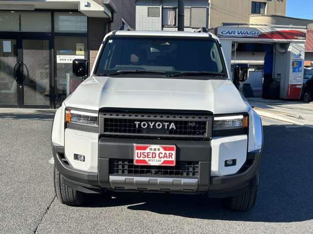 丸目ヘッドライトも車内に有ります。