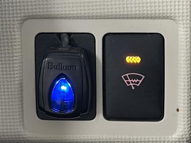 【運転席操作部】快適なドライブを楽しむための機能が装備されています！運転席から触れるので、使いやすいです！除菌プランいれていただくと、さらに清潔で安心していただけます！