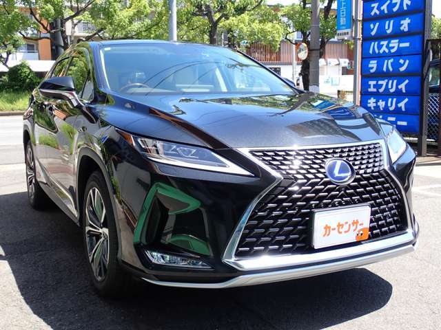 ご契約いただいたお車の最終整備・検査を行い、安全確認を行ったお車の受渡し(納車)となります。納車後の法令点検や車検なども当店にて行う事ができますので安心してお任せください。