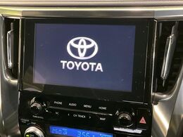 【9インチ　ディスプレイオーディオ】大画面ディスプレイへお持ちのスマートフォンと連携して、ナビやbluetoothでの音楽再生が可能です♪デザインはもちろん操作性も良好！別途ナビ機能の取付可能です♪