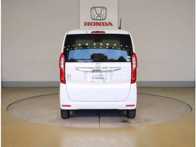 ご納車までの期間ですが、県内のお客様は1、2週間、県外のお客様は2、3週間ほどでご納車が可能となります。但し、お支払いや書類の状況によっては多少の前後もありますので、その際には何卒ご了承下さい。