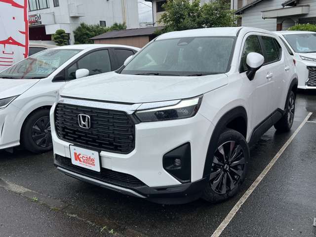 人気の届出済未使用車や厳選中古車を全メーカー豊富に取り揃えております。
