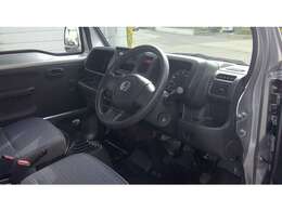 新車・整備・車検・自動車保険も取り扱っておりますのでお気軽にご用命ください。JU適正販売店ですので中古自動車販売士の資格を有したスタッフが在籍しております。お車について丁寧にご説明をさせていただきます。