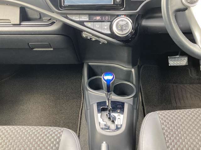 西日本自動車のココが安心！！その6当社でご購入頂いた車両には全車6ヶ月または6000Km（販売価格により保証期間は異なります）整備保証を付けさせていただいております。