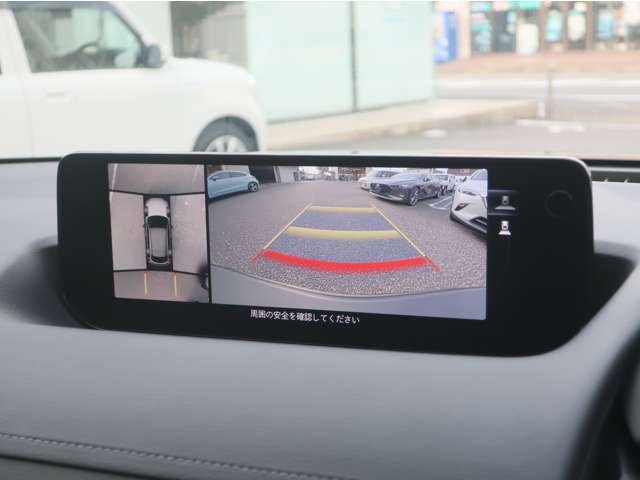 各種装備御座いますので是非一度ご来店いただいて現車のご確認をお願い致します。