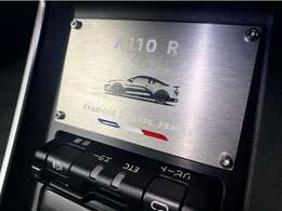 【R】は限定車ではありませんが、シリアルナンバーが付きます。（ナンバーは消してます）　選ばれしものの証。