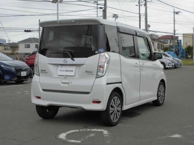 新車各店舗で下取りさせて頂いた良質なおクルマや、当社の試乗車だったおクルマなどを多数ご用意☆