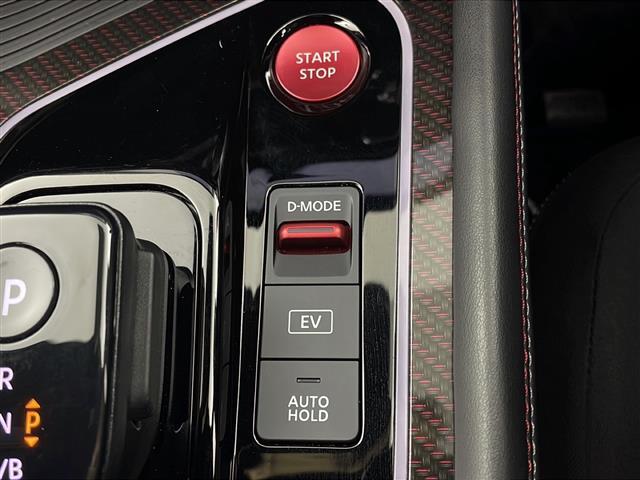 【付属品】このクルマ限定で使える装備品が付いています！使い方などはぜひ実際に店舗にお越しいただき、専門スタッフにお尋ねください！◆ご来店予約受付中！無料の来店予約は【来店予約をする】ボタンから！◆