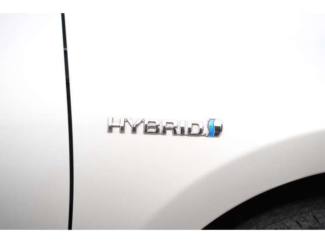 ハイブリッドのロゴが左右にあります！【カーマッチ神奈川大和】