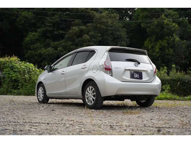 全長約 4 m、幅 1.7 m 程度で小回りがしやすい大きさです。街乗り・駐車にも適しています！【カーマッチ神奈川大和店】