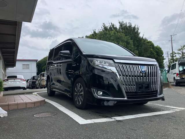 この度は、当社のお車をご覧頂き誠にありがとうございます。お車の状態や、装備の詳細はご連絡ください。担当者がご案内させていただきます