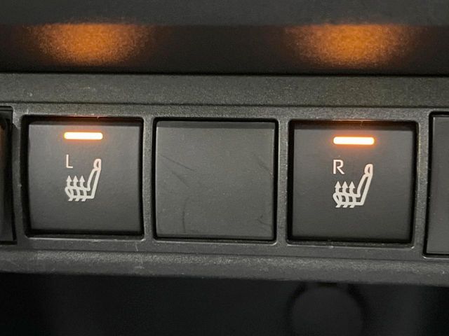 【シートヒーター】寒い日に重宝するシートヒーター！エアコンより早く温まってくれるので寒がりの人も安心ですね♪エアコンの温風は乾燥するから苦手、という方にもをおすすめです。
