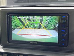 【バックカメラ】駐車時に後方がリアルタイム映像で確認できます。大型商業施設や立体駐車場での駐車時や、夜間のバック時に大活躍！運転スキルに関わらず、今や必須となった装備のひとつです！