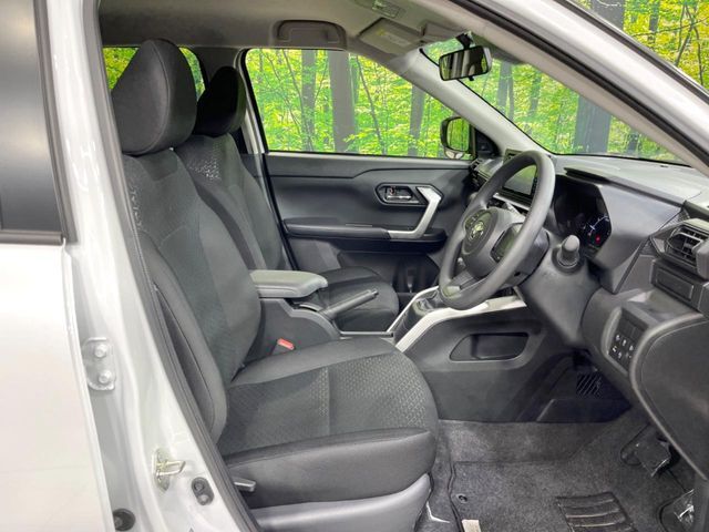 運転席シート廻りは使用感も少なく、良好な状態となっています。丁寧に使われていたことがよくわかりますね。