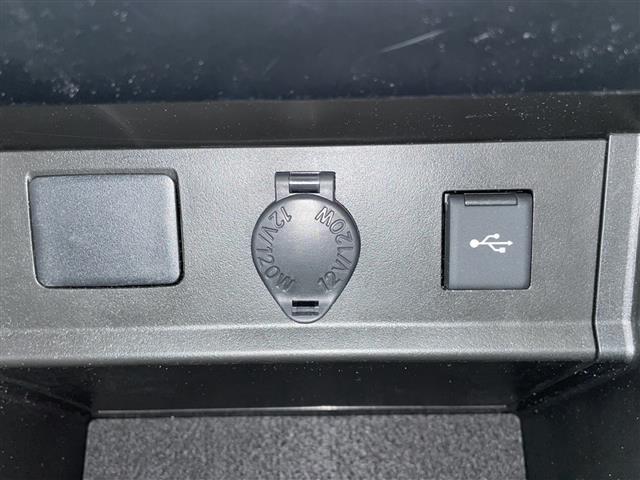快適なドライブを楽しむための機能が装備されています！運転席から触れるので、使いやすいです！除菌プランいれていただくと、さらに清潔で安心していただけます！