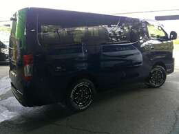 キャラバン　ワゴンGX　標準ルーフ　2500cc　ガソリン　4WD　ディープオーシャンブルー！　レイブ6　キタキツネ！　8人乗車モデル！　全国納車可能です！