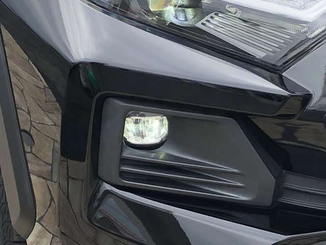 デザインにこだわった個性的かつスタイリッシュなフォグランプ！！