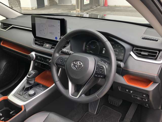 シンプルデザインのインパネ周りですね☆