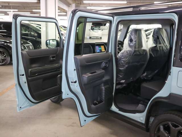 ご納車前のボディガラスコーティングも専門の業者が常駐しておりクオリティの高いコーティングを低価格にてご提供しております♪