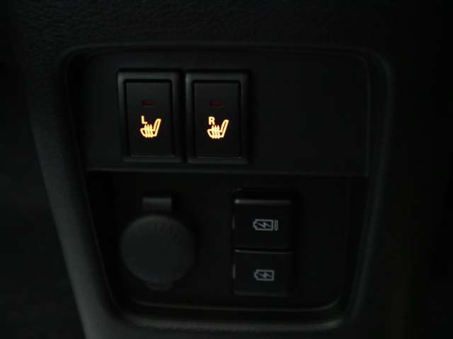 公的機関「（財）日本自動車査定協会」の基準を採用。日本オートオークション協議会「走行距離管理システム」で距離に不正が無いかもチェック済みです。