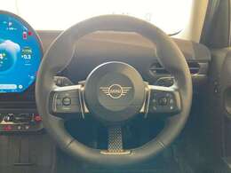 【ハンドル】『ハンドル/ステアリング』の画像になります。写真の内容に関してご不明点、ご質問等がございましたらお気軽にガリバー店舗までお問い合わせください。