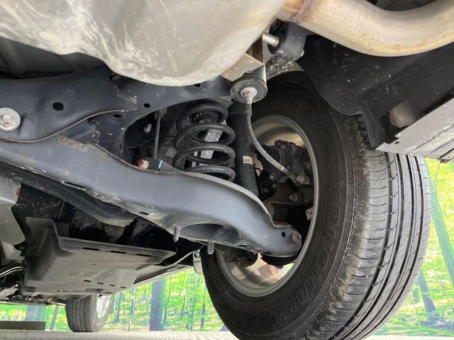 お車を安心してお乗りいただく為には、足回りの定期点検が欠かせません。サービスサポート（有償保証）では無料点検もご提供しており、安心のカーライフをお過ごしいただけるサポート体制が整っています。