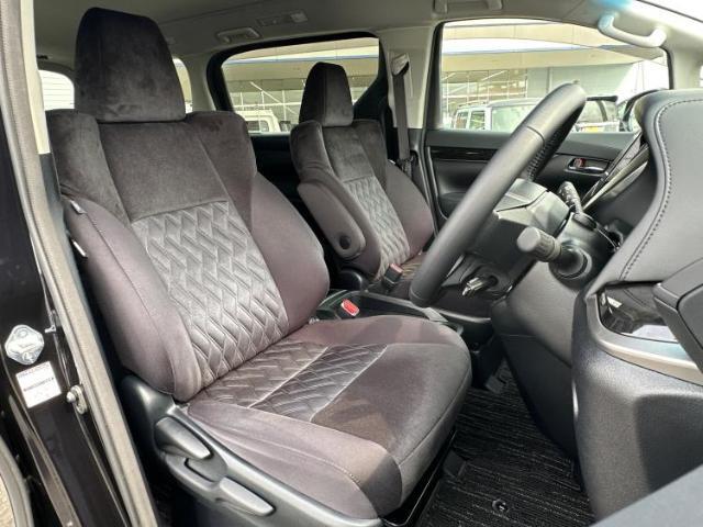 「この車の写真をもっと見たい」「状態が気になる」「この装備はついている？」どんな小さな疑問でもお気軽にお問い合わせください！