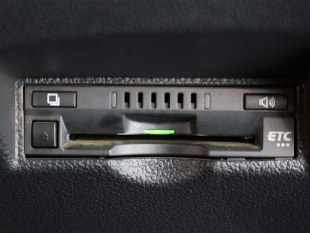 ETC車載器付きです。高速道路の料金所もスムーズに通過できます。