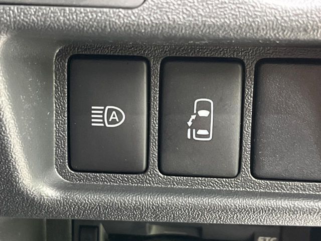 【パワースライドドア】スマートキーや運転席のスイッチでスライドドアの開閉が可能♪電動だから力を入れてドアを開ける必要が無く、小さいお子様でも、重い荷物を持っている時もラクに開け閉めできます♪