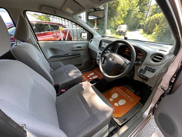 当店は、低年式から高年式の車両を国産車から輸入車まで幅広く取り扱っております。程度の良い車両をお手頃価格にてご良いしておりますので他店と支払い総額で見比べてみてください♪