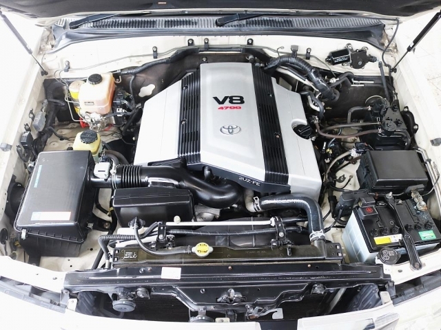 4700cc、V8エンジン！！