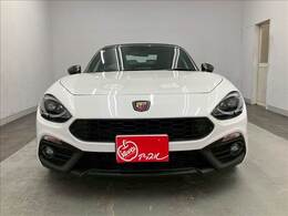 初の車を購入されるお客様が多いのも、このお店の特徴です。だからこそ、安心して乗って頂ける様に保証やロードサービスも充実させています。