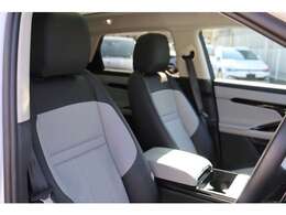 『輸入車ならではの洗練されたインテリア！英国らしい気品高いインテリアに仕上がっております！