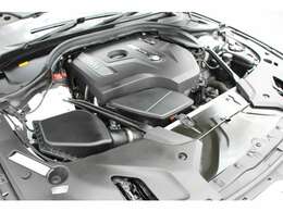 252馬力（カタログ値）2000cc直噴BMWツインパワーターボ・ガソリンエンジン搭載モデル！燃費良好！環境性能に優れております！ツインパワーターボ化により、走行性能にも優れております！