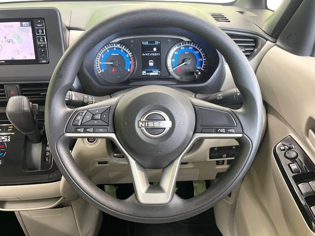 【ステアリングスイッチ】運転中、前方から目線をそらすことなく、オーディオ等の操作が可能な便利機能！安心＆快適なドライブを演出してくれます♪
