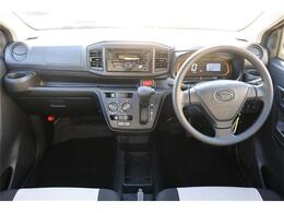 前席全体　目線も高く広い視界で安心して運転することができますね！