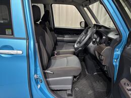 フロントシートは調整機能も細かく設定され、どんな体格にもフィット！！長距離でも快適なドライブをお楽しみ頂けます！