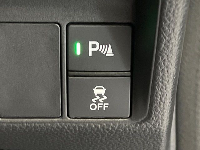 【コーナーセンサー】大きなお車を運転するのが不安な方でも、ブザーと光でお知らせ致します♪もちろん頼りきりはNGです！