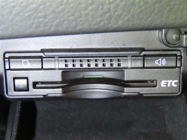 ナビ連動のETCを装備しております。