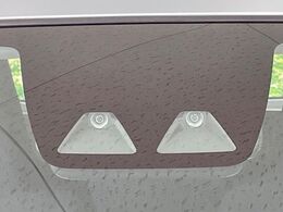 【スマートアシスト】走行中に前方の車両等を認識し、衝突しそうな時は警報とブレーキで衝突回避と被害軽減をアシスト。より安全にドライブをお楽しみいただけます。
