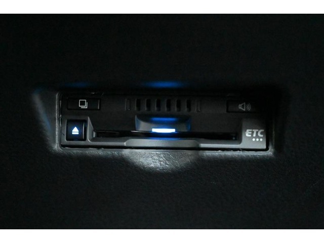ETC車載器です。　高速・有料道路の料金をキャッシュレス、スムーズに通過できます。