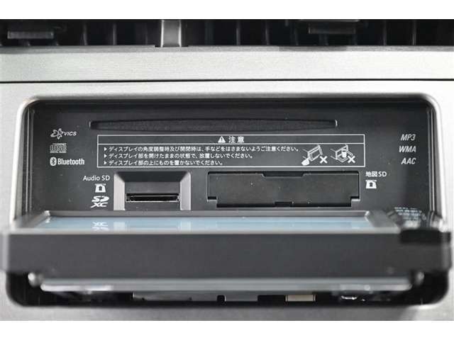 CD、SDカードのメディアが使用できます。