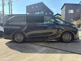 車両の入庫から最後の仕上げまで自社工場にて丁寧に行っております！