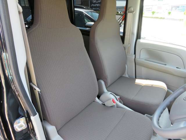運転席/助手席は使用感無く綺麗な状態