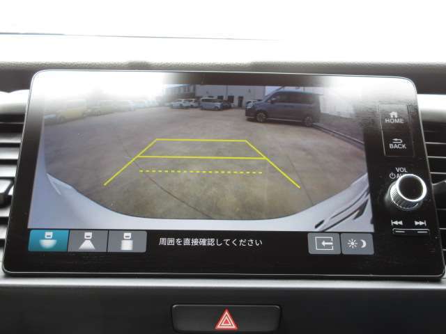 バックカメラ付きで運転が苦手な方も車庫入れラクラクです！狭いところでの駐停車もお車を傷つけず安心ですね！