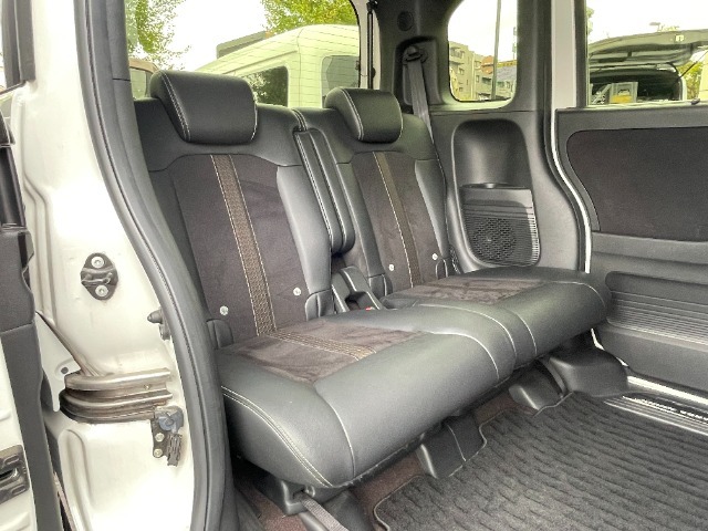 後席シートでもゆったり座ることができます。