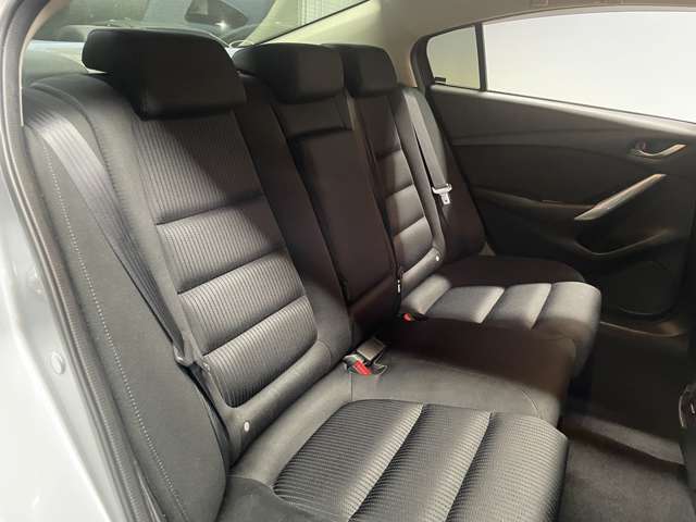 車内もキレイで嫌な臭いもありません☆気になる方は内装のスチームクリーナーも施工可能です♪