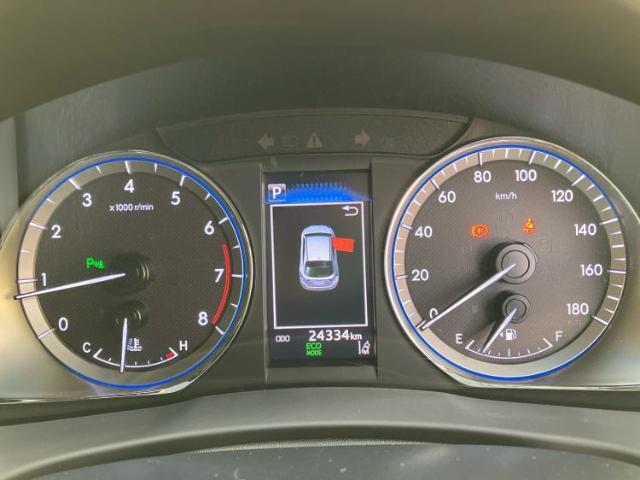 WECARSの展示場では実際に見て、触ってお車をお選びいただけます！知識の豊富な営業スタッフが様々なカーライフをご提案いたします！