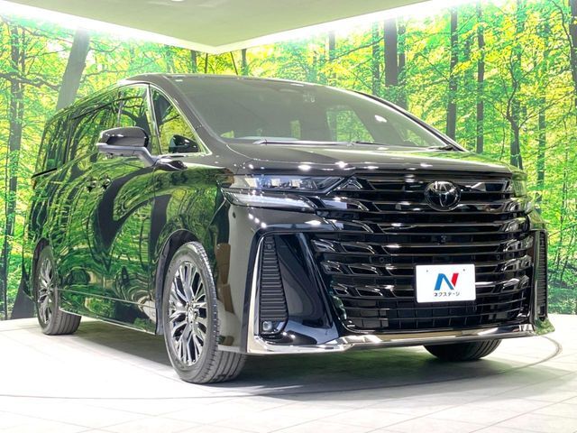 大好評のボディコーティング「弾スプラッシュコート」もご納車までに施工可能。通常のガラスコートと異なる、耐久年数6年の無機質ガラスコーティングが、ボディをキレイな状態に保ってくれます。